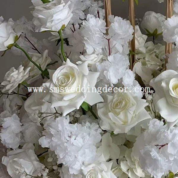 wedding centerpieces white flowers